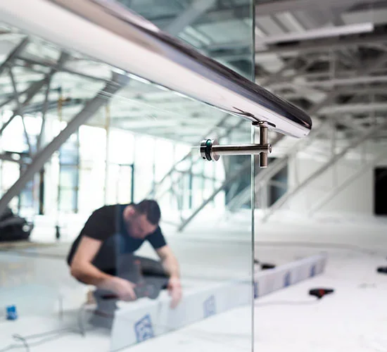 Hallandale Beach, FL highly skilled glass repair technicians